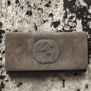 Vintage Gucci suede wallet